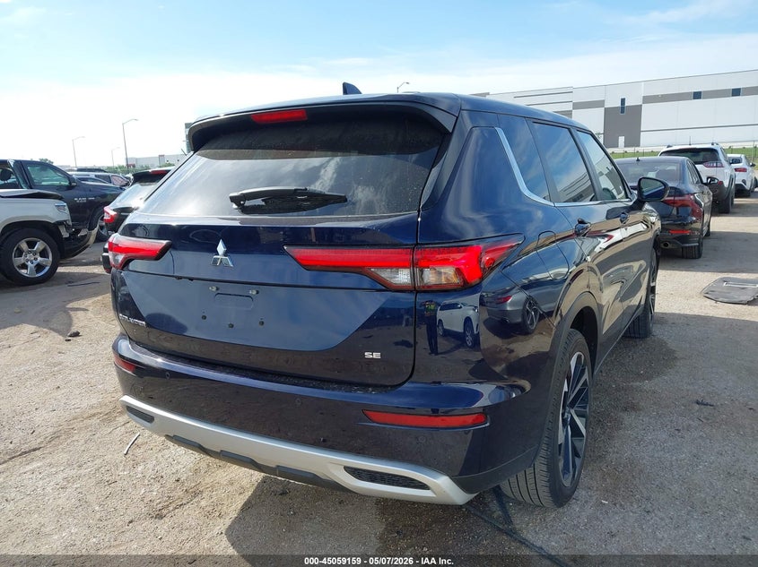 2024 MITSUBISHI OUTLANDER auction photo 4