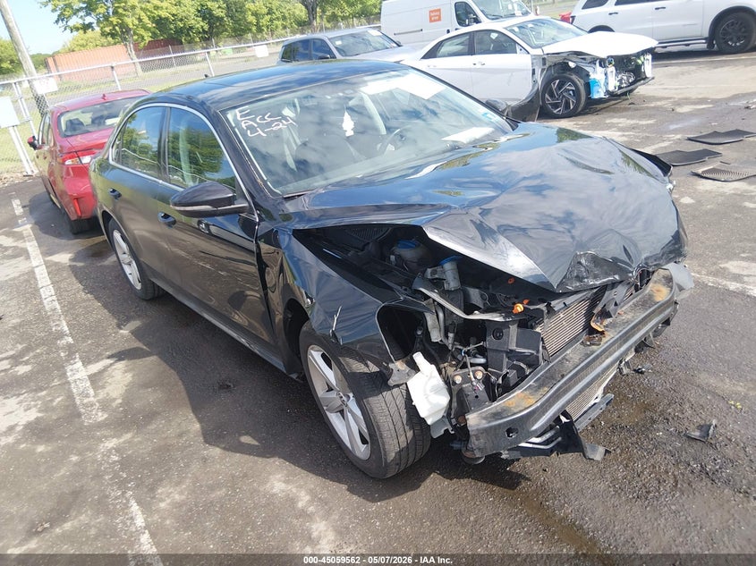 2012 VOLKSWAGEN PASSAT 2.5L SE