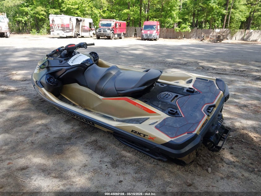 2025 SEADOO RXT auction photo 3
