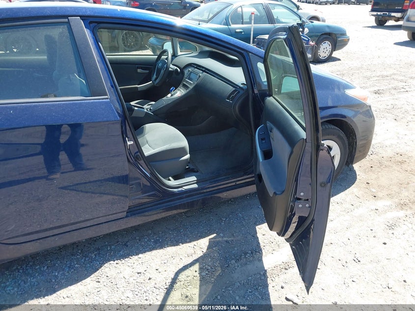 2013 TOYOTA PRIUS HATCHBACK 1.8L I-4 DOHC, VVT, 98HP