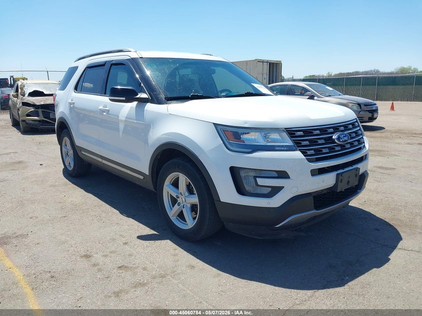 Vin: 1fm5k8d85hgb85823, lot: 45558329, ford explorer xlt 2017 img_1