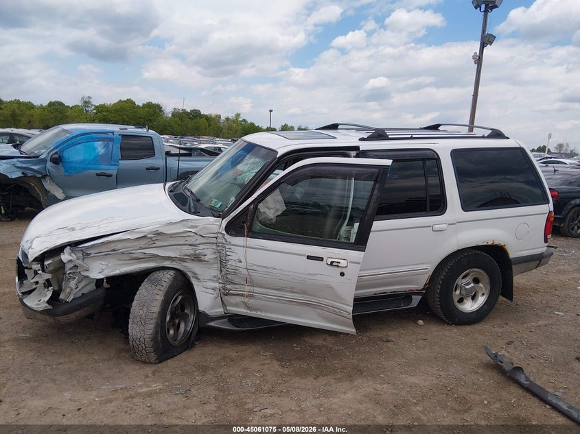 1998 Ford Explorer Eddie Bauer/Limited/Xl/Xlt VIN: 1FMZU34E6WZC24621 Lot: 45061075