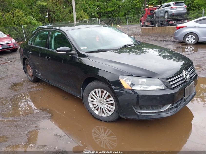 VOLKSWAGEN PASSAT 2015. Lot# 45061254. VIN 1VWAT7A3XFC061874. Photo 1