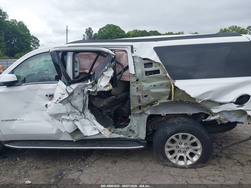 2019 GMC YUKON XL auction photo 6