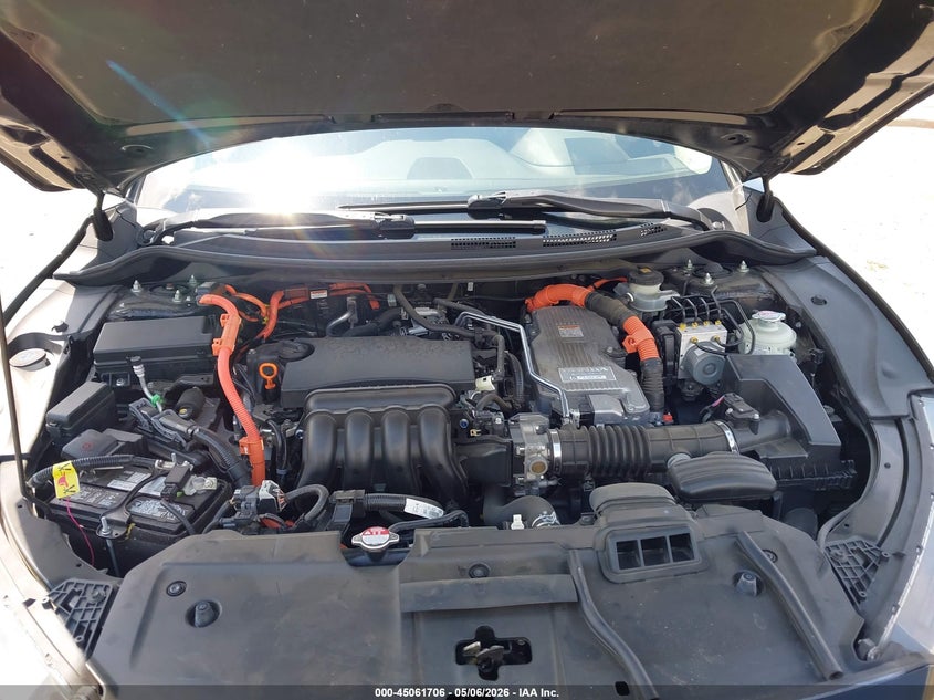 2018 Honda Clarity Plug-In Hybrid Touring VIN: JHMZC5F37JC001271 Lot: 45061706