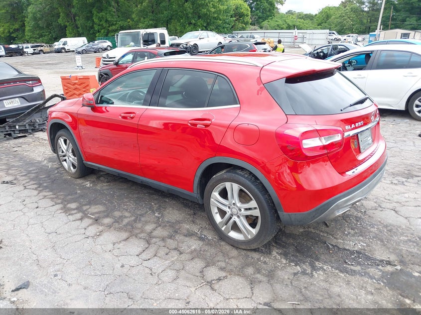 2015 MERCEDES-BENZ GLA 250 auction photo 3