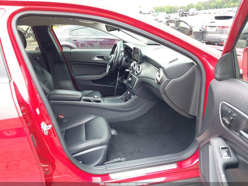 2015 MERCEDES-BENZ GLA 250 auction photo 5