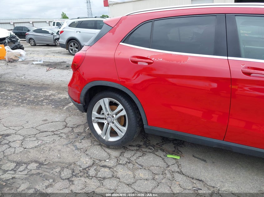 2015 MERCEDES-BENZ GLA 250 auction photo 6