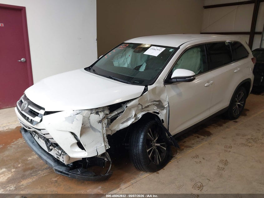 2019 TOYOTA HIGHLANDER auction photo 2