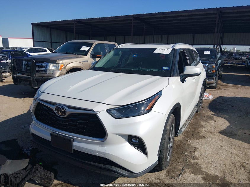 5TDGZRAH7NS126650 2022 TOYOTA HIGHLANDER XLE photo 1
