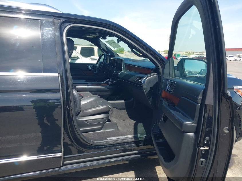 2018 LINCOLN NAVIGATOR L auction photo 5