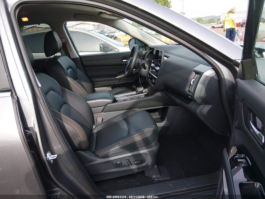 2025 NISSAN PATHFINDER auction photo 5