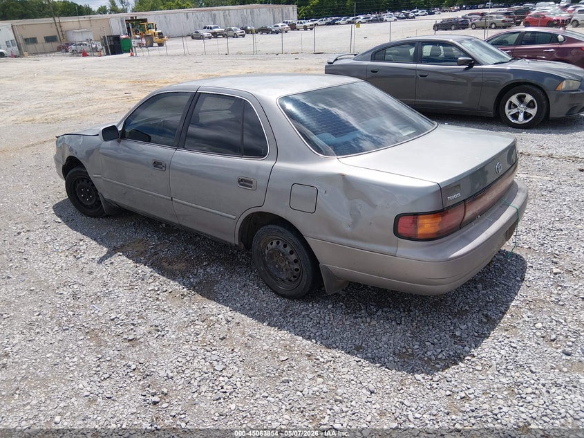 1993 TOYOTA CAMRY LE