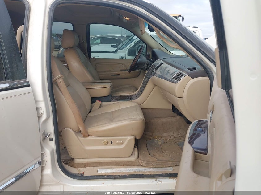 2009 CADILLAC ESCALADE auction photo 5