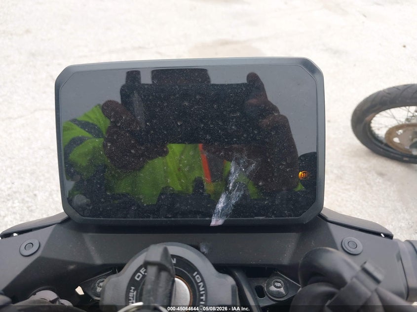 2025 Honda Cb750 A VIN: JH2RH2402SK001462 Lot: 45064644