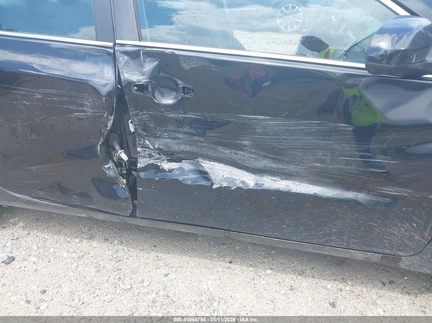 2015 TOYOTA CAMRY auction photo 6