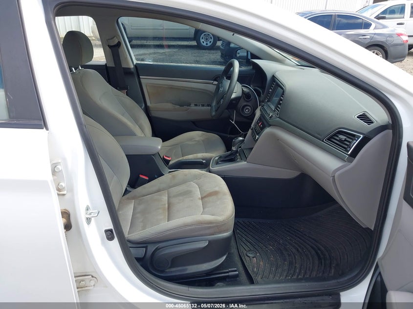 VIN 5NPD84LF5HH045693 2017 HYUNDAI ELANTRA SE