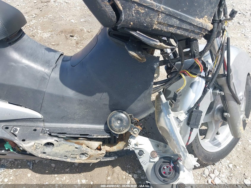 2005 SUZUKI AN400 auction photo 8