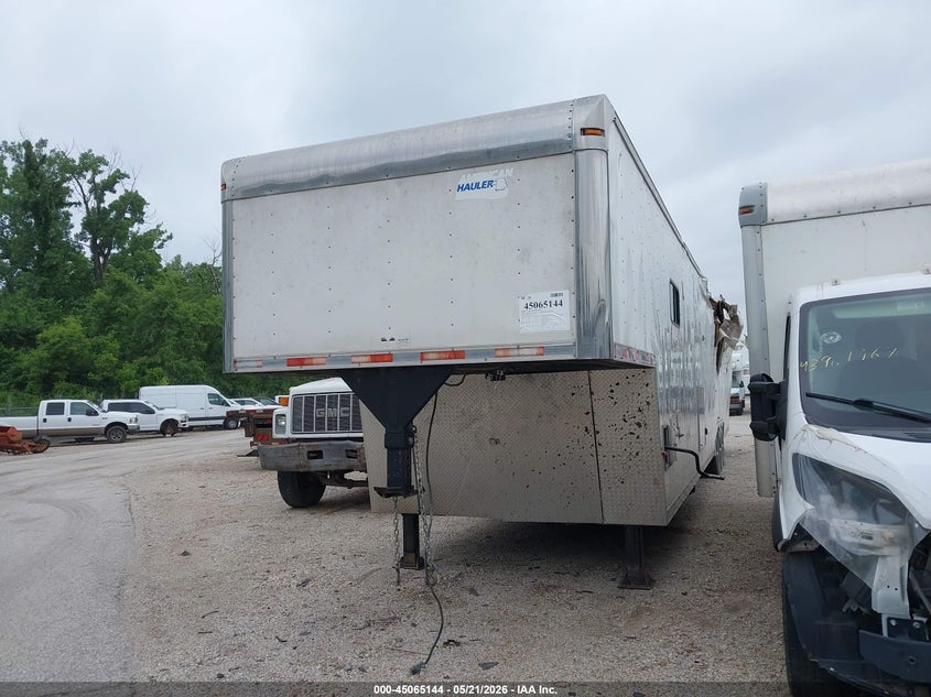 2006 AMERICAN HAULER ENCLOSED RACE CAR HA auction photo 2