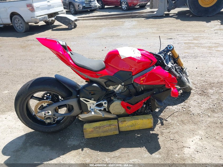 2026 Ducati Streetfighter V4/V4S VIN: ZDMFAK6W0TB002505 Lot: 45065254