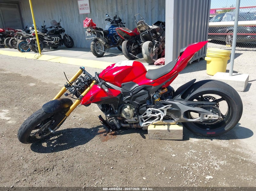 2026 Ducati Streetfighter V4/V4S VIN: ZDMFAK6W0TB002505 Lot: 45065254