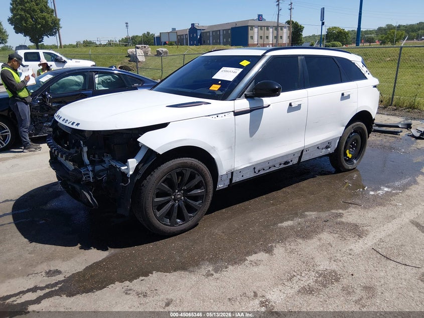 2018 LAND ROVER RANGE ROVER VELAR auction photo 2