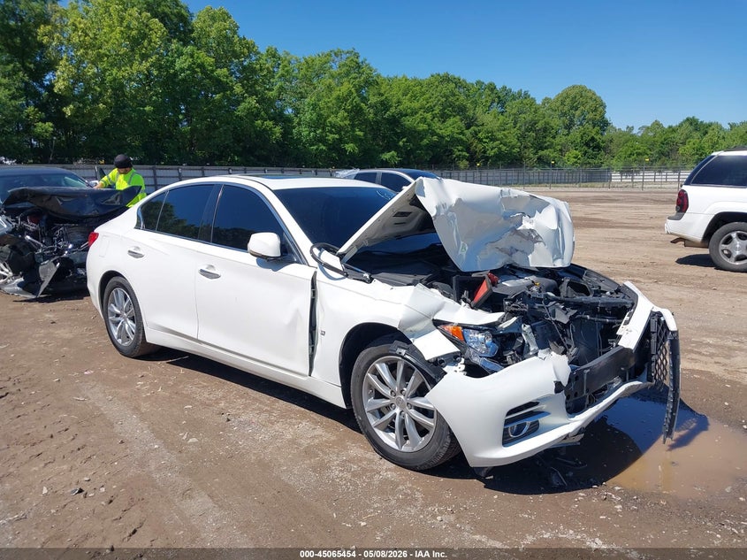 2015 Infiniti Q50 Premium