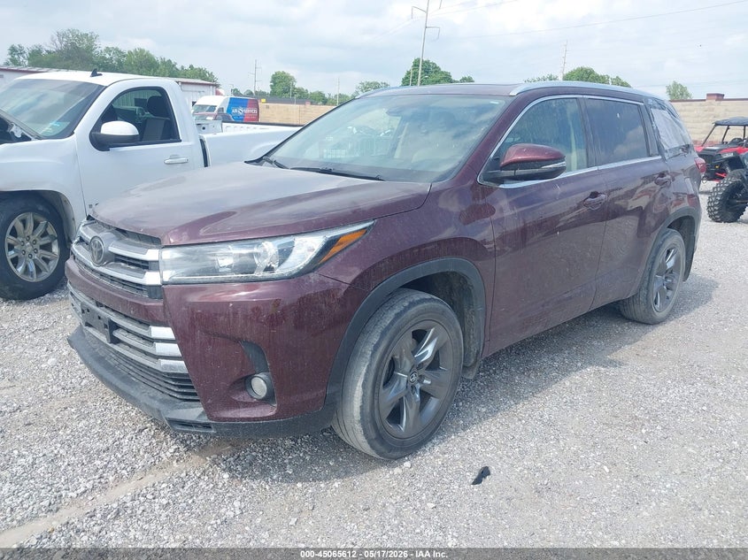 2017 TOYOTA HIGHLANDER auction photo 2