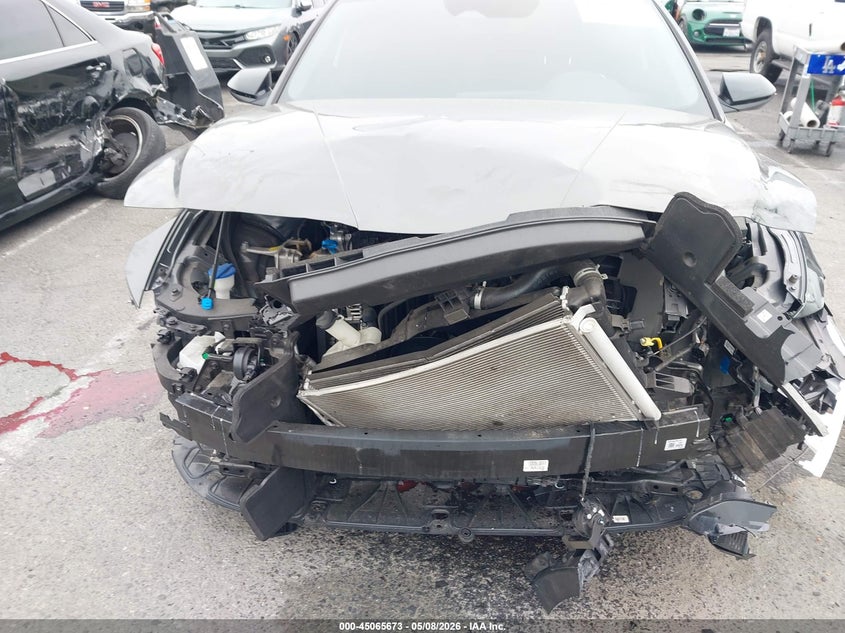 2025 HYUNDAI ELANTRA auction photo 6