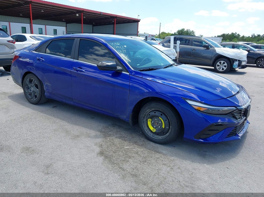 2026 HYUNDAI ELANTRA auction photo 1