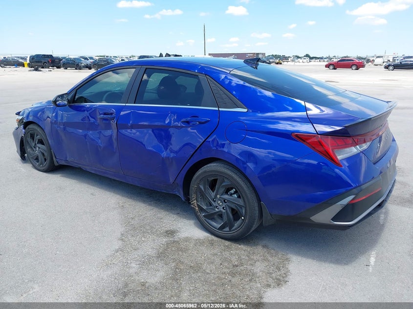 2026 HYUNDAI ELANTRA auction photo 3