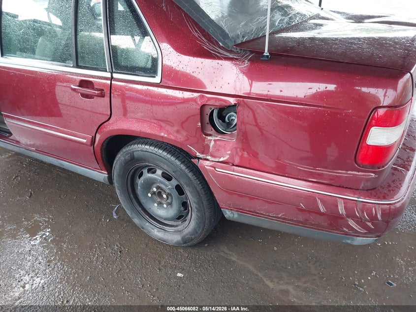 1997 Volvo 960 VIN: YV1KS9602V1121171 Lot: 45066082