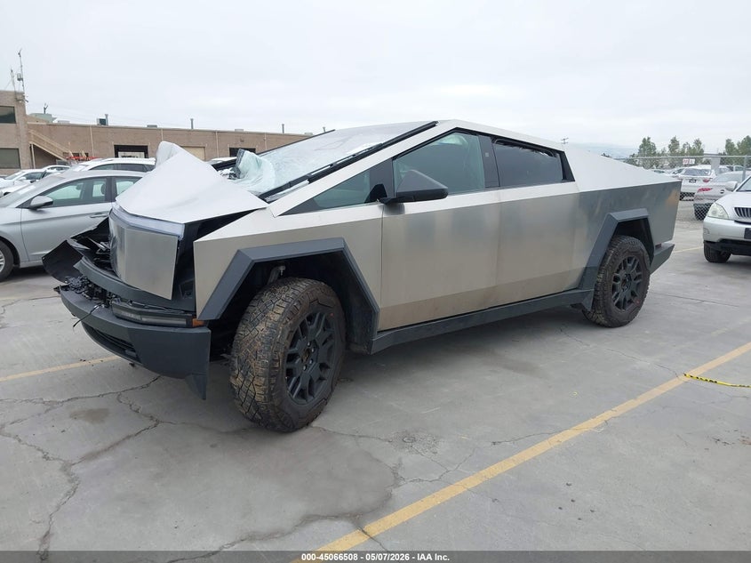 2025 TESLA CYBERTRUCK auction photo 2