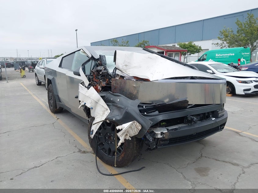 2025 TESLA CYBERTRUCK auction photo 6