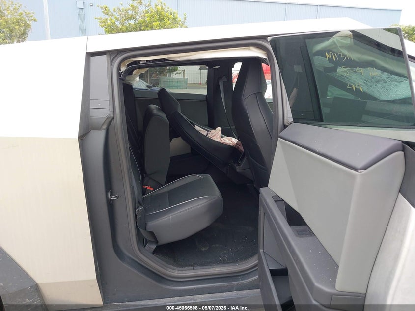 2025 TESLA CYBERTRUCK auction photo 8