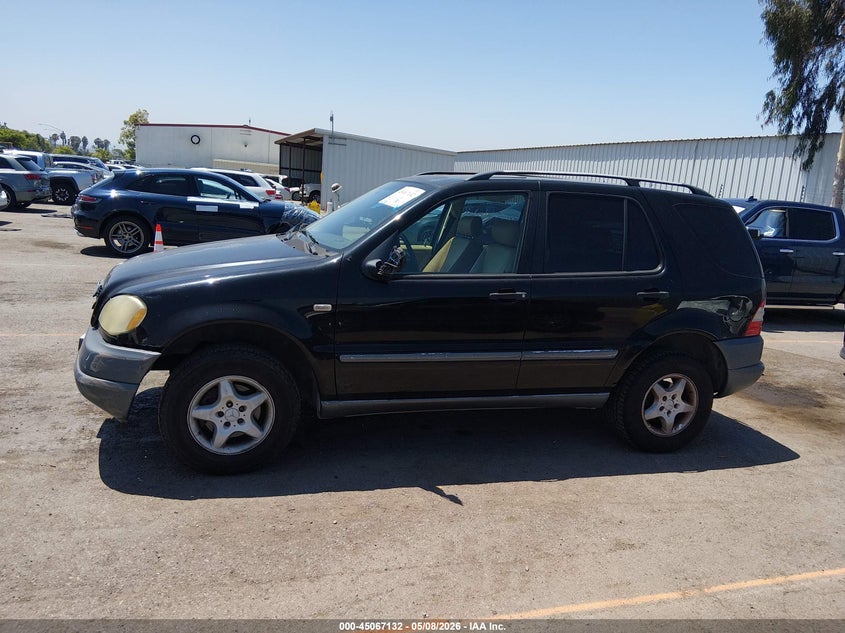 1999 Mercedes-Benz Ml 320 VIN: 4JGAB54E3XA123745 Lot: 45067132