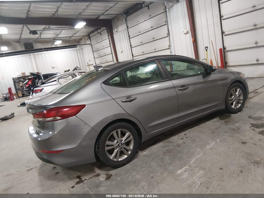 2018 HYUNDAI ELANTRA auction photo 4