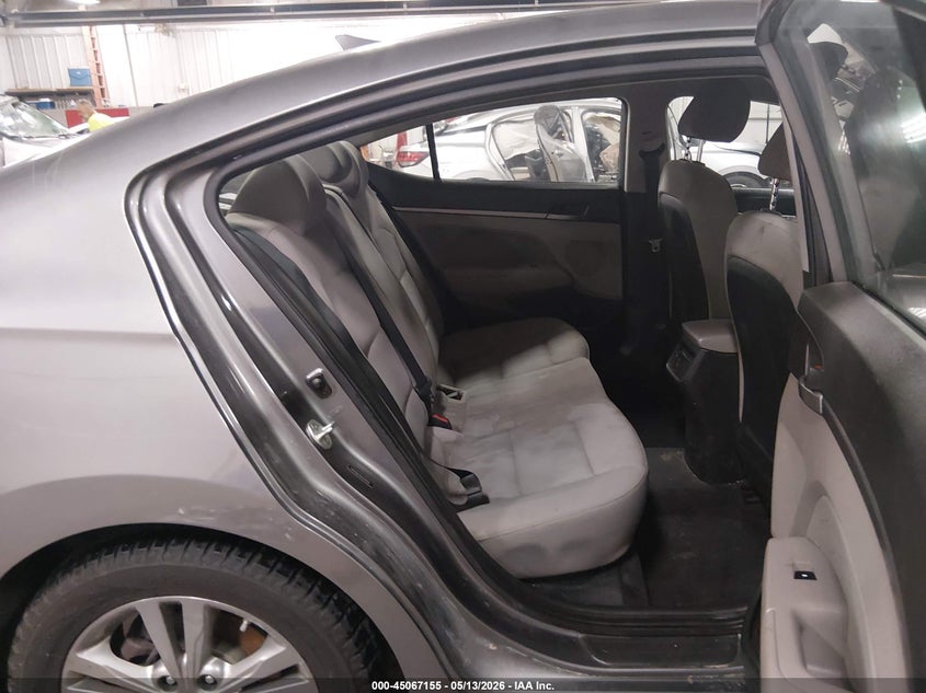 2018 HYUNDAI ELANTRA auction photo 8