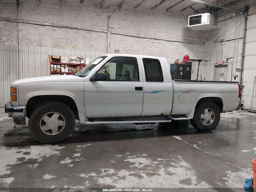 1995 GMC Sierra K1500 VIN: 2GTEK19K8S1551830 Lot: 45067359