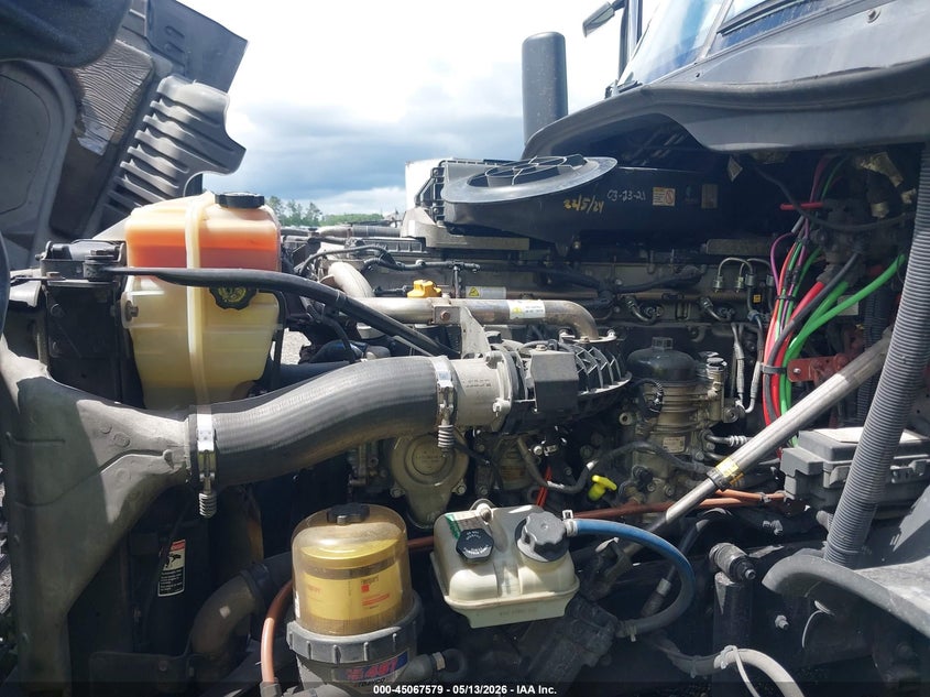 2018 FREIGHTLINER CASCADIA 125 auction photo 8