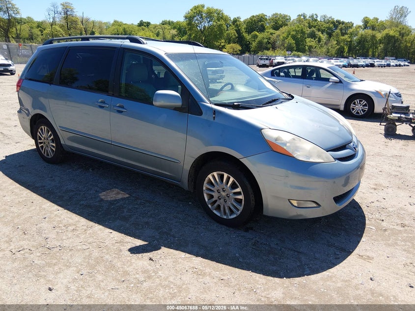 2010 TOYOTA SIENNA XLE
