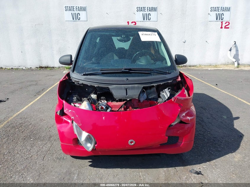 2011 Smart Fortwo Passion/Pure VIN: WMEEJ3BA4BK464928 Lot: 45068279