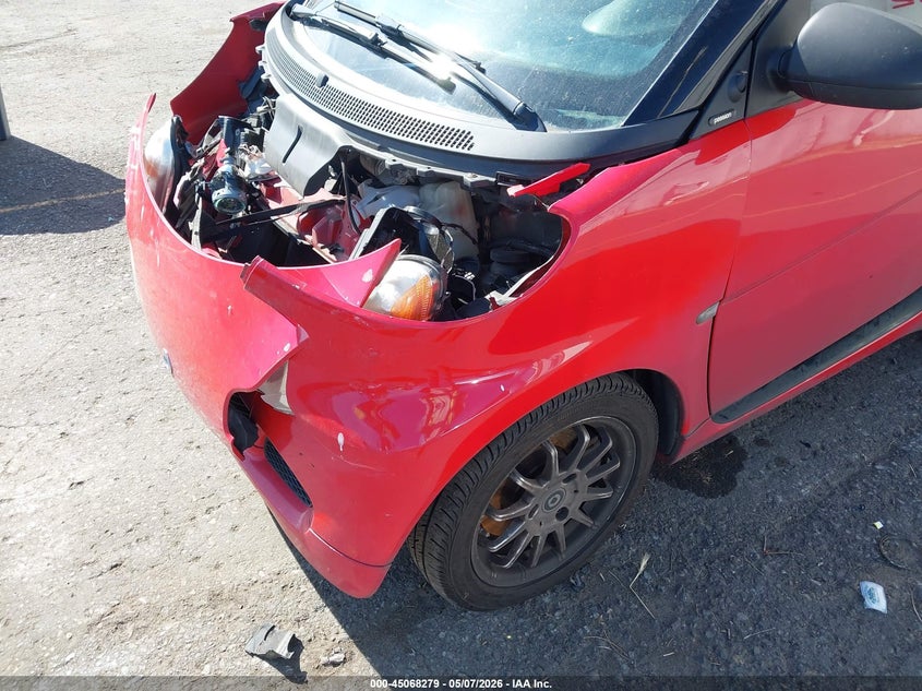 2011 Smart Fortwo Passion/Pure VIN: WMEEJ3BA4BK464928 Lot: 45068279