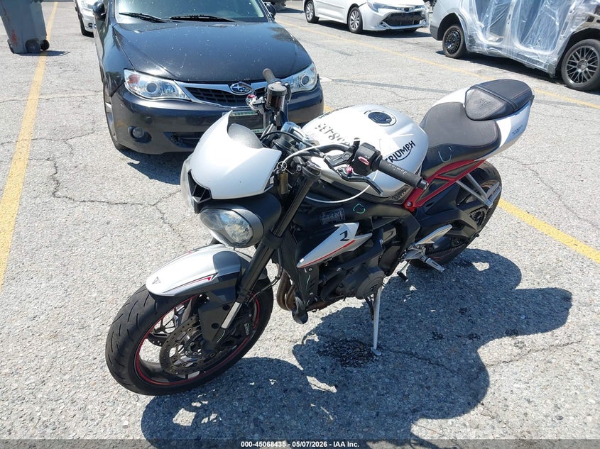 2018 TRIUMPH MOTORCYCLE STREET TRIPLE auction photo 2