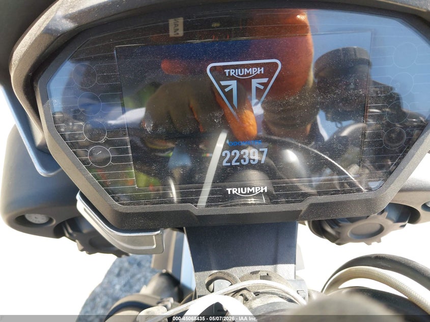 2018 TRIUMPH MOTORCYCLE STREET TRIPLE auction photo 7