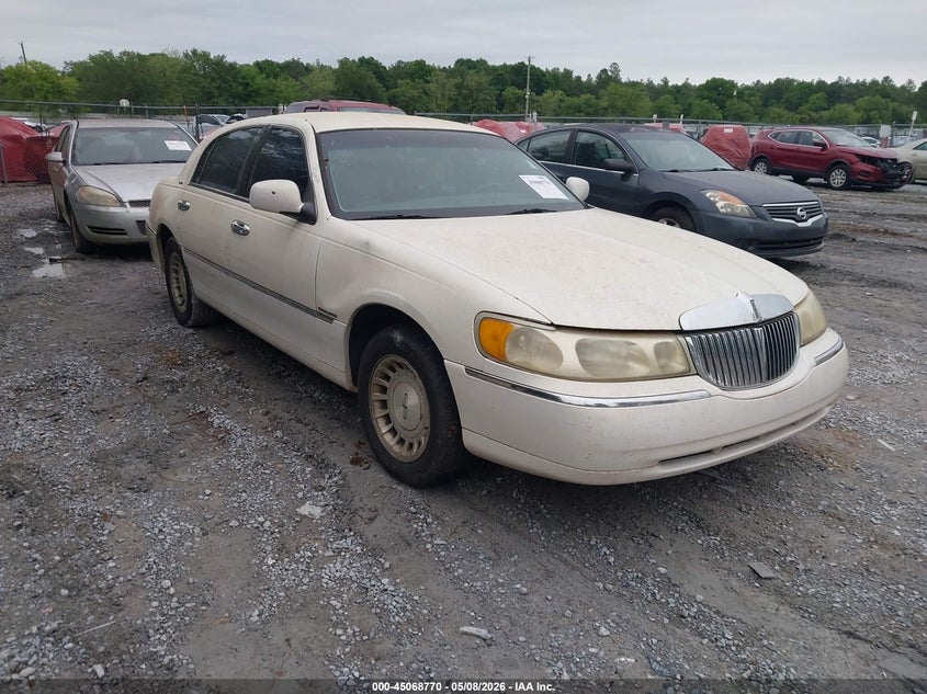 1999 LINCOLN TOWN CAR EXECUTIVE