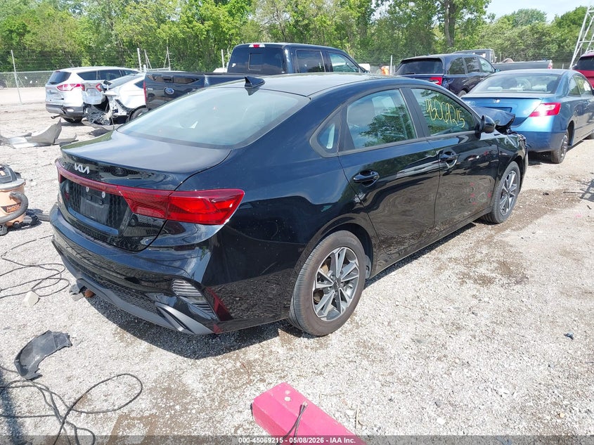 VIN 3KPF24AD0PE563225 2023 KIA FORTE LXS