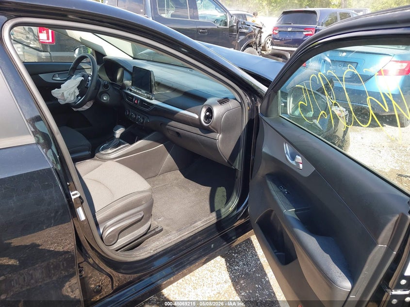 VIN 3KPF24AD0PE563225 2023 KIA FORTE LXS