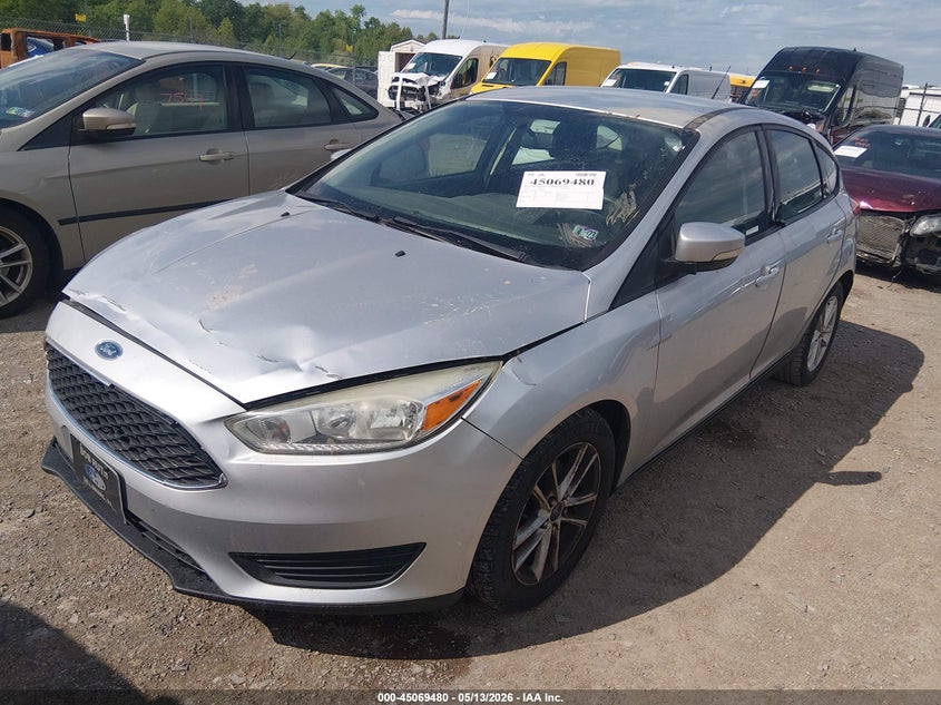 Vin: 1fadp3k2xfl317052, lot: 45567034, ford focus se 20152
