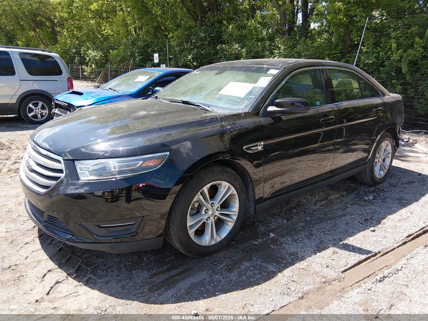 2016 FORD TAURUS auction photo 2